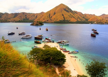 Melawat ke Flores [2]: Mengarungi Perairan Komodo