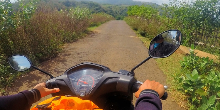 Melawat ke Flores [4]: Enam Jam di Atas Motor