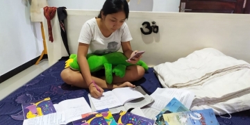 Belajar di Rumah Tak Ramah, Cara Daring Bikin Pening