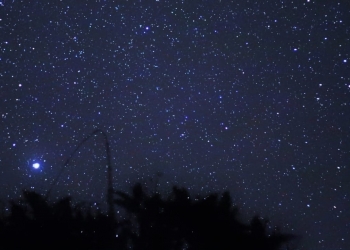 Mengintip Bintang Dari Rumah