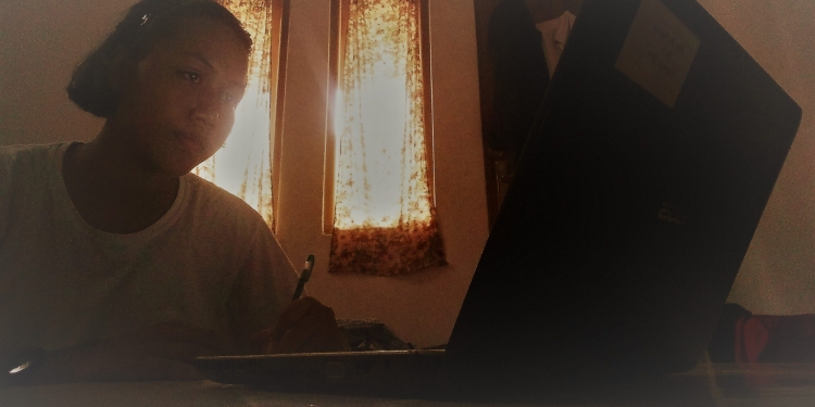 Rumah, Masakan Ibu dan Gravitasi Kasur