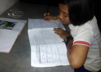 Dari Rumah, Menanti Kabar yang Tak Pasti