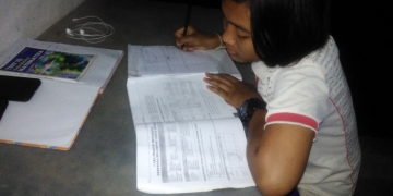 Dari Rumah, Menanti Kabar yang Tak Pasti