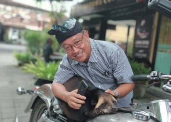 Lubak Ini Bak Artis, Ribuan Wisatawan Asing Mendekat dan Foto Bareng