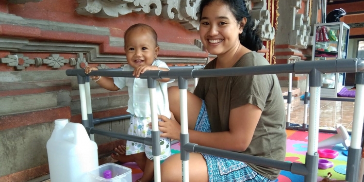 Kakek-Nenek Sayang Cucu Boleh Saja, Tapi… Yuk Belajar Parenting, Biar Tak Sesat Pikir