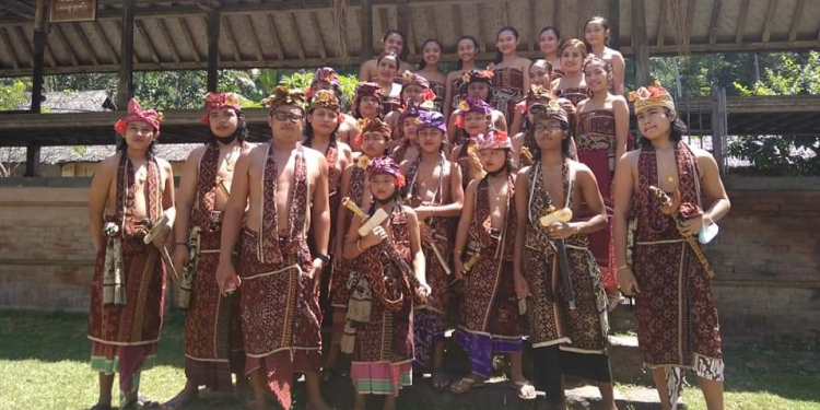 “Katinggal”, Wisuda di Tanah Bali Aga, Tenganan Pegringsingan