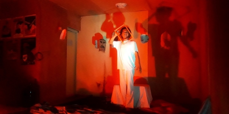 Komunitas Omah Laras dan Panggung yang MenghidupkanTopeng-topeng Mati