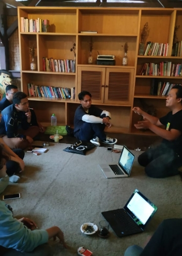 Beda-Beda Proses Menciptakan Puisi || Catatan Workshop Siar-Siur Kalangan