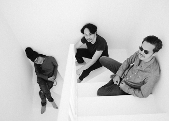 Payung Hitam, Single Terbaru Dialog Dini Hari untuk Mendukung Pembela HAM