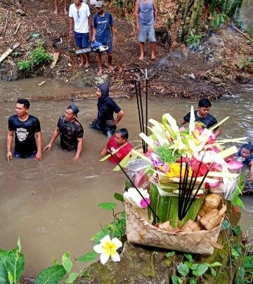 BEMBENG YANG NGEMBENG || Bagian pertama dari tiga tulisan