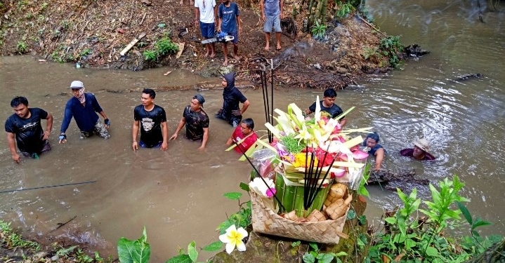 BEMBENG YANG NGEMBENG || Bagian pertama dari tiga tulisan