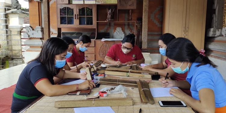 Awal Tahun, 338 Cakep Lontar Diidentifikasi Penyuluh Bahasa Bali Gianyar