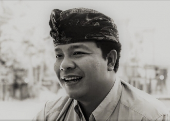 Dewa Komang Yudi || Mengubah Lilin Menjadi Obor