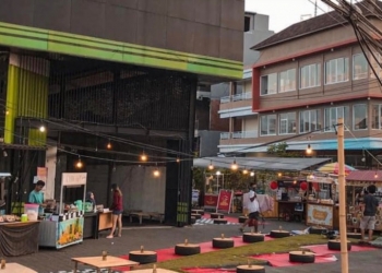 Pengalihan Mata Pencarian di Masa Pandemi || Dari Karyawan Perhotelan ke Stand Angkringan