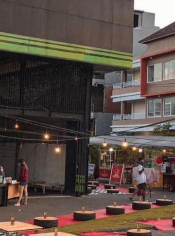 Pengalihan Mata Pencarian di Masa Pandemi || Dari Karyawan Perhotelan ke Stand Angkringan