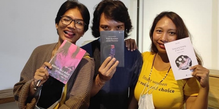 Tentang Fiksi pada Manisan, Kado dan Elang | Bedah 3 Buku di Kulidan