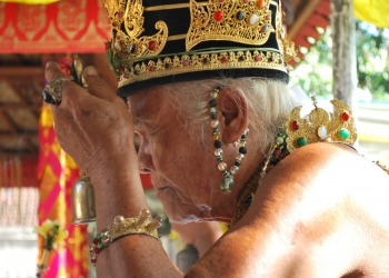 Bacaan Wajib Pendeta Hindu Bali