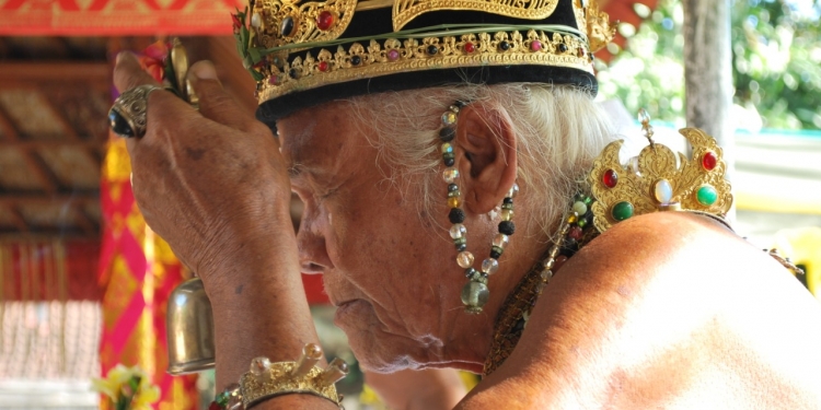 Bacaan Wajib Pendeta Hindu Bali