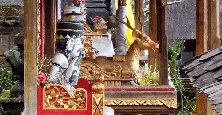 Kenapa Orang Bali Tidak Memuja Arca-Lukisan Penulis Kitab?