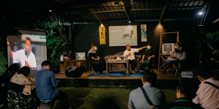 Sandal Jepit Pak Bupati | Catatan Jah Magesah Vol. 06