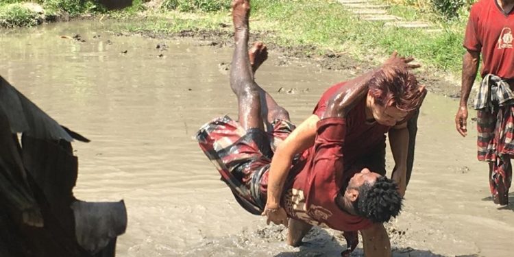 Gulat Lumpur di Mepantigan Bali | Saat Tubuh Bergulat-Berpeluk dengan Tanah dan Air