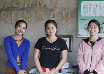 Senyum Manis 3 Perempuan Bank | Eh, Bukan Bank Umum, Tapi Bank Sampah