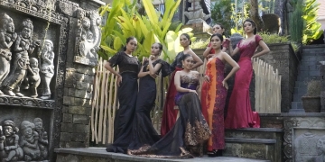 Model dari “Luh Muani Academy” dalam Rancangan Busana Kain Tradisi