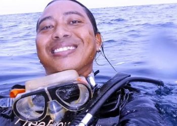 Hidup Made Parti untuk Ikan Hias | Menyelam di Laut Desa Les, Menyelam di Wakatobi