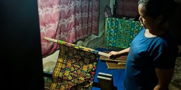 Nengah Suwati | Penenun dari Muncan yang Hanya Sekali Dalam Hidupnya Memakai Kain Songket