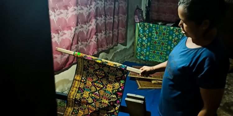 Nengah Suwati | Penenun dari Muncan yang Hanya Sekali Dalam Hidupnya Memakai Kain Songket