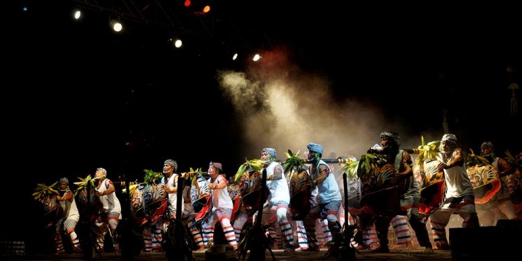 Panggung Seni Tradisi | Okokan Nangluk Merana di Tanah Lot