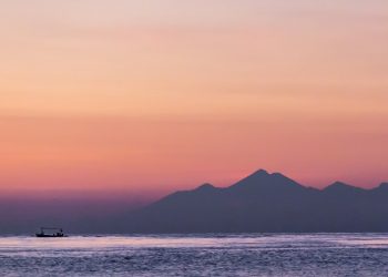 Puisi-puisi IBW Widiasa Keniten | Orang-orang di Pinggir Hati