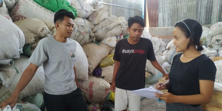 Dewa, Rahma dan Ratna | Dari Tabanan Menimba Ilmu Menimbang Sampah di Buleleng