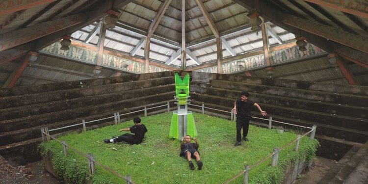 Membaca Rollfast | Ruang yang Abu-Abu pada Operasi;sen(sar)