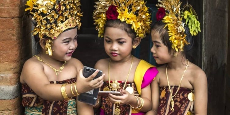 Indah dan Damai di Ruang Digital