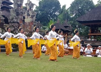 Tari Rejang Shanti Sebagai Identitas Banjar Desaanyar, Lalanglinggah, Selemadeg Barat