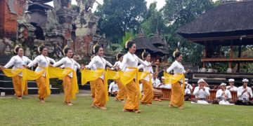 Tari Rejang Shanti Sebagai Identitas Banjar Desaanyar, Lalanglinggah, Selemadeg Barat