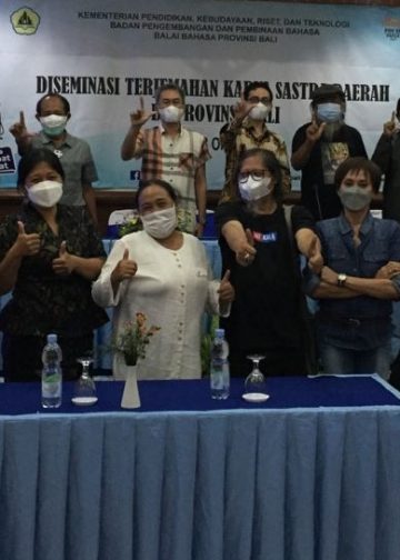 Serba-serbi Proses Penerjemahan Buku Sastra Bali Modern ke Bahasa Indonesia
