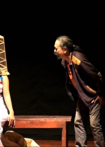 “Cut Cat Cit” Teater Selem Putih: Kesedihan Burung, Kelucuan Manusia