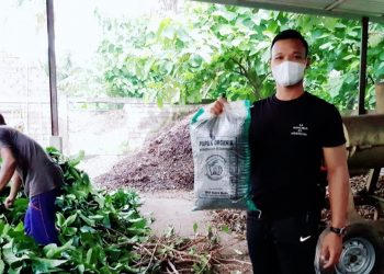 Sena Andiyana | Dari Kuliah Pariwisata Jatuh ke Tempat Sampah