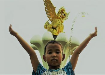 Sekapur Sirih Manusia Den Bukit:  Cerdas, Terbuka, Berani  “Trials and Errors”