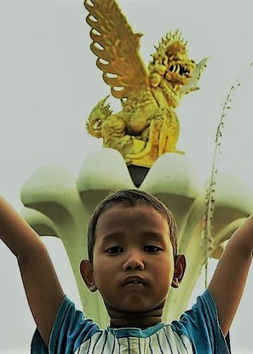 Sekapur Sirih Manusia Den Bukit:  Cerdas, Terbuka, Berani  “Trials and Errors”