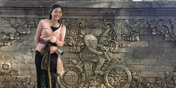 Catatan dari Pura Meduwekarang 2003: GEMPA BALI 1917, BOM BALI 2002