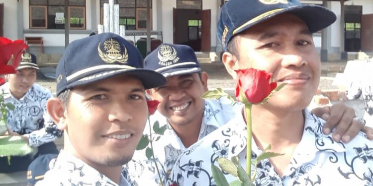 Tantangan Guru sebagai “Generator” dan Penggerak Literasi pada Era Industri 4.0 | Catatan Hari Guru