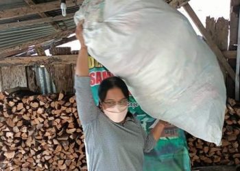 Widianingsih, Kelian Banjar yang Dirikan Bank Sampah | Angkut Sampah Sendiri, Itu Biasa…