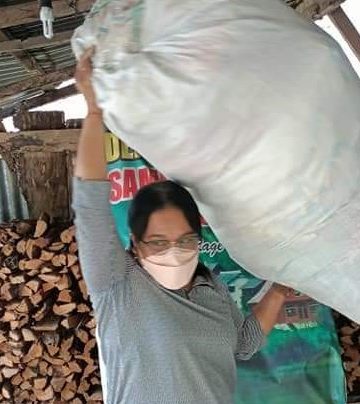 Widianingsih, Kelian Banjar yang Dirikan Bank Sampah | Angkut Sampah Sendiri, Itu Biasa…