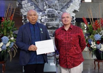 Penghargaan Ksatria Seni dari Perancis untuk Nyoman Nuarta