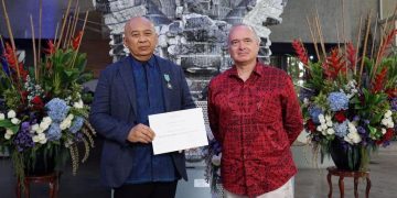 Penghargaan Ksatria Seni dari Perancis untuk Nyoman Nuarta