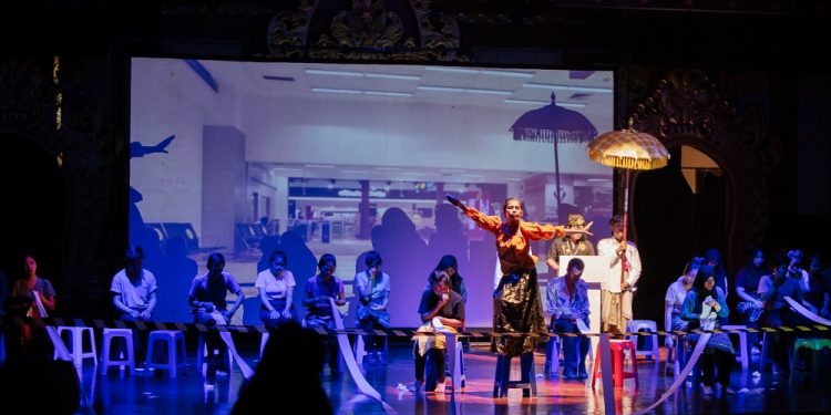 Lintasan Orkestrasi Kalangan | Catatan Pentas “Hero on the Way #1 Be.Kas”