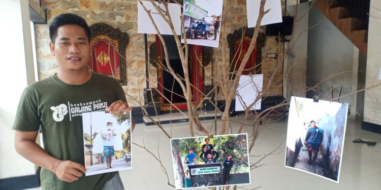 Abi Mantara | Fotografer Bank Sampah yang Pameran Foto di Bale Banjar